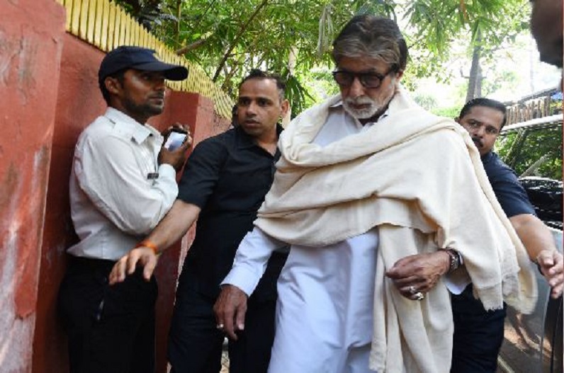 अभिनेता अमिताभ बच्चन का बॉडीगार्ड रह चुका पुलिसकर्मी निलंबित, इस मामले में हुई कार्रवाई