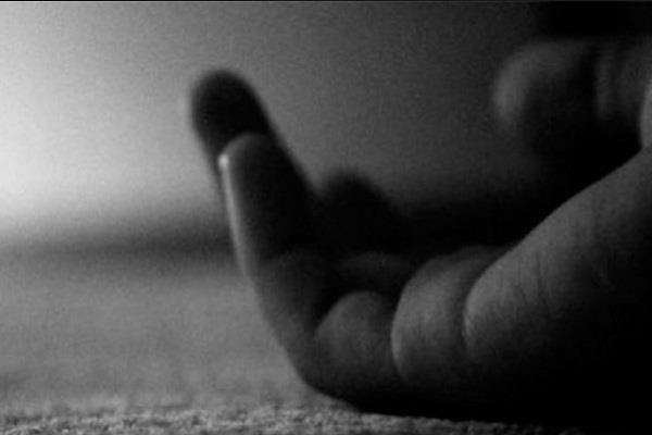 वैलेंटाइन डे के दिन छात्रा ने फांसी लगाकर की खुदकुशी, सहेली बोली- बॉयफ्रेंड के नहीं आने से थी दुखी