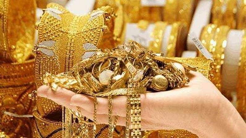 गिर गए सोने के दाम, चांदी भी 833 रुपए लुढ़की, जानें क्या है आज के ताजा रेट्स