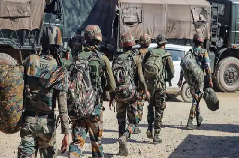 कश्मीर के शोपियां में हुए मुठभेड़ में दो जवान शहीद, एक आतंकी ढेर