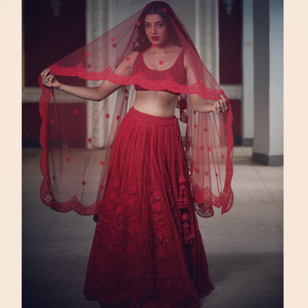 Kajal Aggarwal कुछ दिनों पहले एक्ट्रेस ने बॉडी शेमर्स को फटकार लगाई थी, उन्होंने एक लंबी पोस्ट लिखी थी कि गर्भावस्था के दौरान महिलाओं को अपने शरीर में होने वाले बदलावों को कैसे अपनाना चाहिए। (फोटो आभार : Instagram @kajalaggarwalofficial)