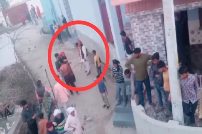 ‘बताने के बाद भी हमें क्यों नहीं दिया वोट’.. पार्टी कार्यकर्ताओं ने मतदाताओं से की मारपीट, 10 से ज्यादा लोग घायल