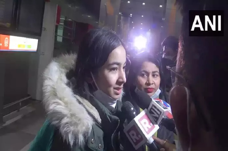 यूक्रेन से दिल्ली पहुंचे 242 भारतीय छात्रों ने ली राहत की सांस, बताया युद्ध को लेकर क्या है हालात