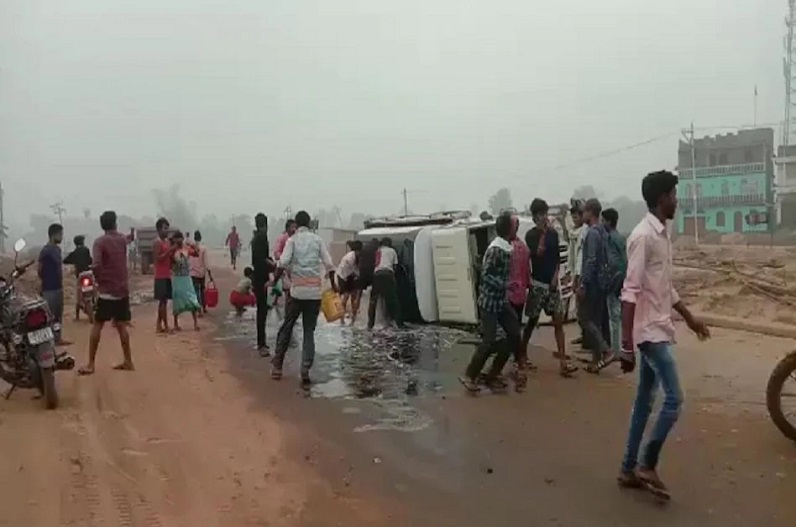 तेल के बढ़ते दामों के बीच यहां फ्री में डीजल लेने टूट पड़े लोग, बोले- खुल गई किस्मत