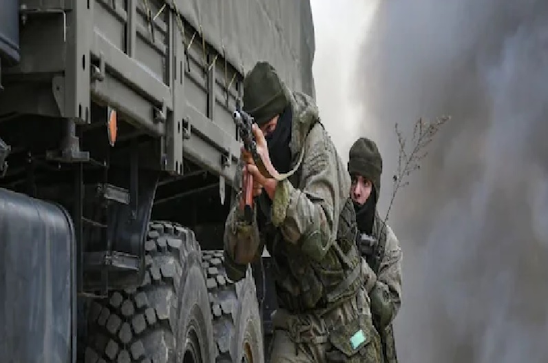 रूस-यूक्रेन की जंग में एक भारतीय छात्र की मौत, रूसी बमबारी में तोड़ा दम.. इंडियन एंबेसी ने सभी भारतीयों को आज ही यूक्रेन छोड़ने को कहा