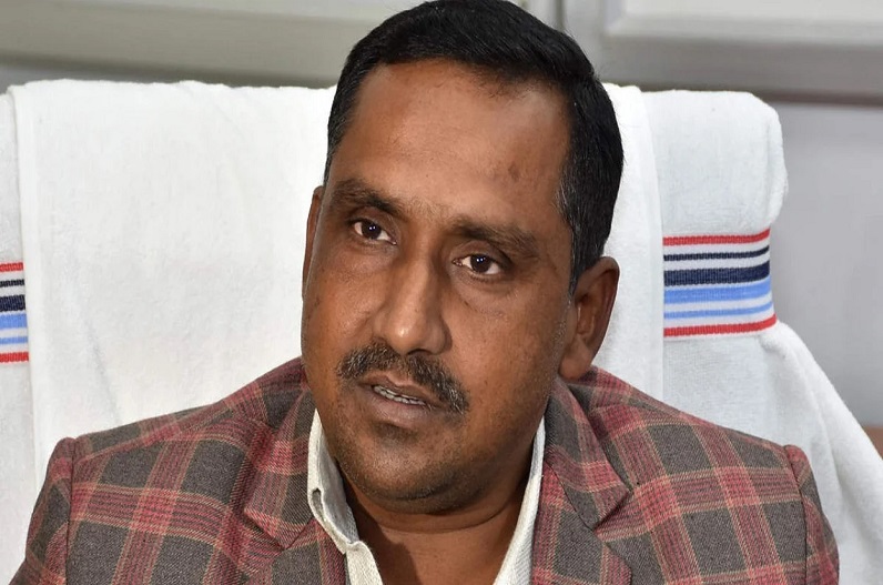 अधिकारी हो गए हैं ‘बेलगाम’, सीधे रास्ते पर लाने के लिए कांग्रेस ही उनका ‘इलाज’: झारखंड के स्वास्थ्य मंत्री