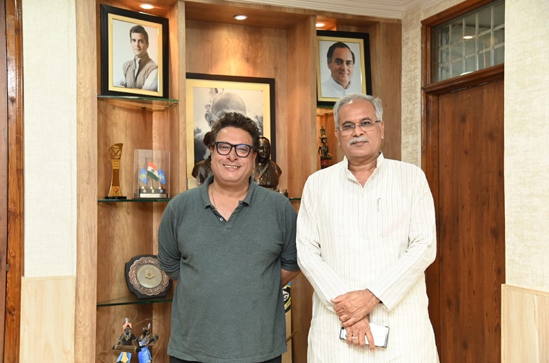 सीएम बघेल से फिल्म निर्देशक तिग्मांशु धूलिया ने की मुलाकात, फिल्म निर्माण से जुड़े विभिन्न मुद्दों पर की चर्चा