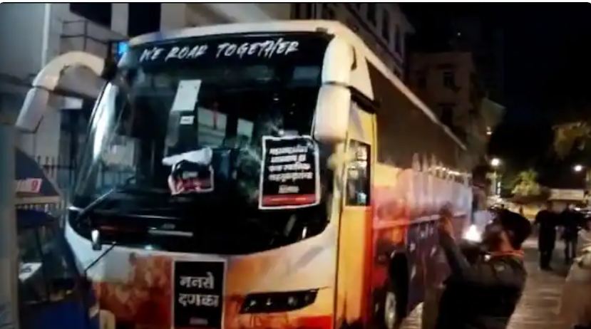 खिलाड़ियों को ले जाने वाली IPL की बस में तोड़फोड़, आरोप में मुंबई से 5 मनसे कार्यकर्ता गिरफ्तार