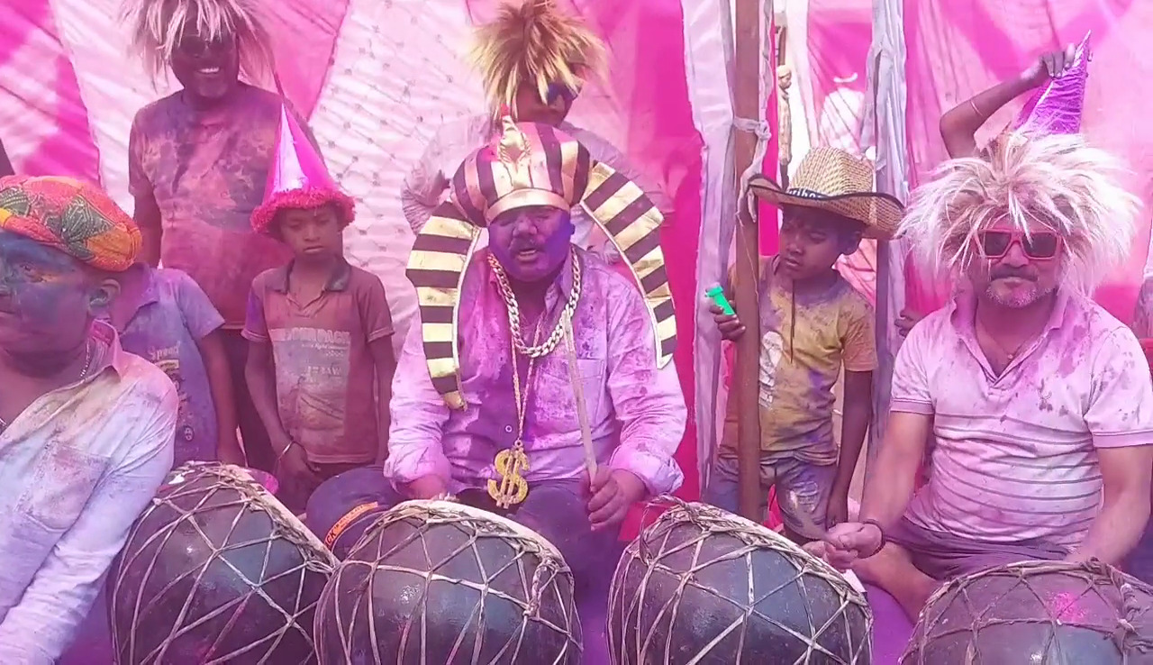 विधायक सन्तराम नेताम ने ग्रामीणों के साथ खेली जमकर होली, सभी को दी पर्व की शुभकामनाएं