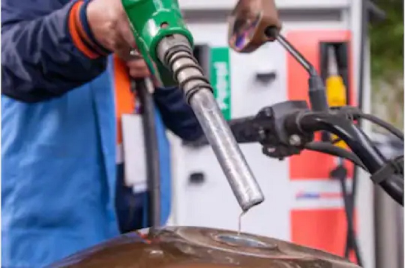 12 रुपए तक बढ़ सकते हैं Petrol-Diesel के दाम, 16 मार्च से पहले लग सकता है महंगाई का जोरदार झटका