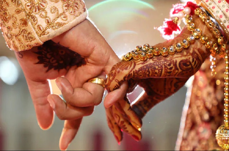 bride run away with lover in marriage day