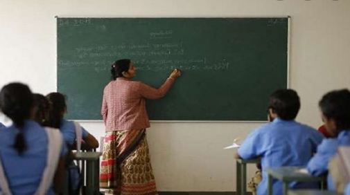 Holi Holiday: होली पर राज्य सरकार ने बढ़ाई छुट्टी, यहां इतने दिन बाद खुलेंगे स्‍कूल-सरकारी दफ्तर, पुलिसकर्मियों की छुट्टियां रद्द