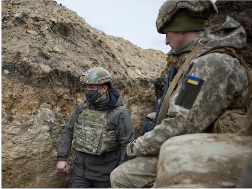 ukraine russia war: ह​थियार छोड़ भाग रहे रूसी सैनिक! अपने ही विमानों पर कर रहे हमला, खुफिया प्रमुख का बड़ा दावा