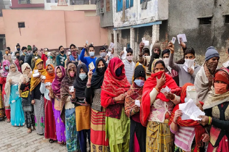 यूपी विधानसभा चुनाव : छठवें चरण में 55.79 प्रतिशत हुआ मतदान, अंबेडकरनगर में पड़े बंपर वोट