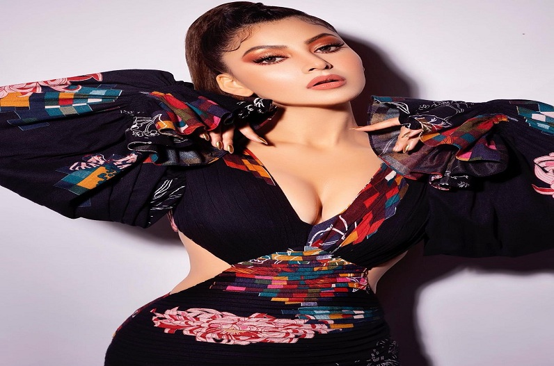 FDCI लैक्मे फैशन वीक में शो स्टॉपर बन Urvashi Rautela ने ढाया कहर, लोग हुए कायल