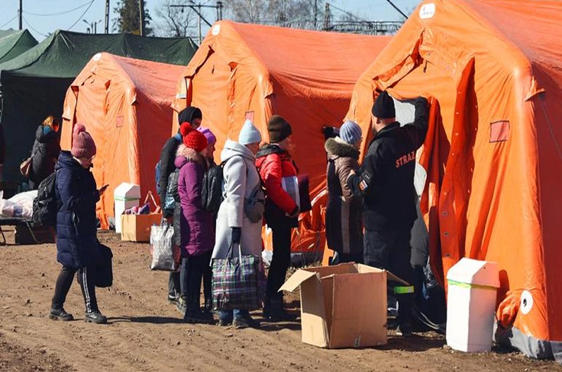 रूस-यूक्रेन जंग: शरण मांगने पर महिलाओं और लड़कियों के साथ की जा रही जबरदस्ती!