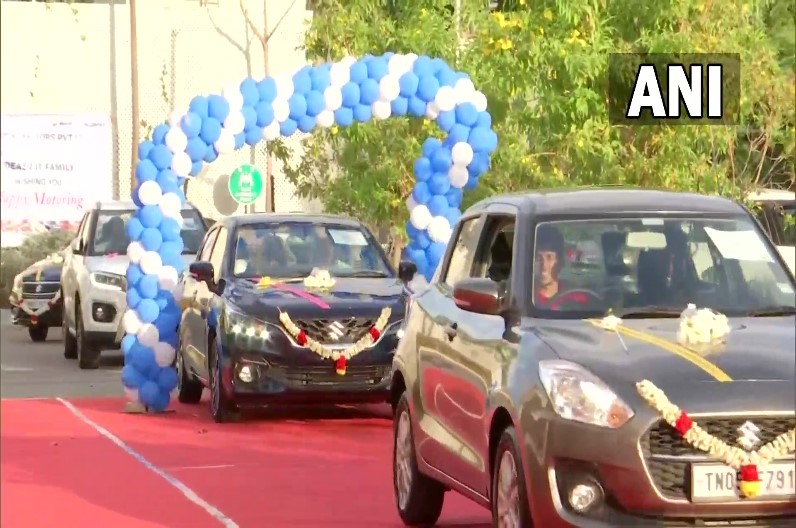 gifts 100 cars to employees