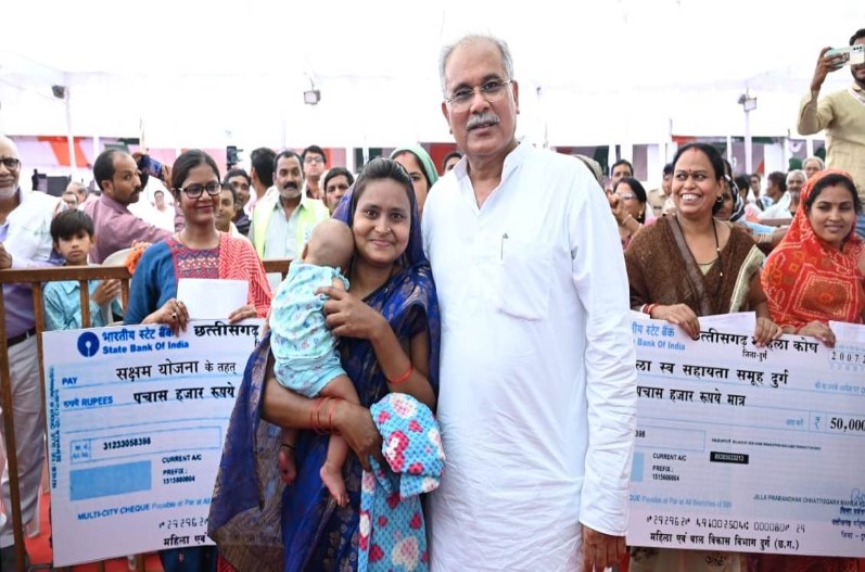 सीएम भूपेश बघेल ने दुर्गवासियों को दी करोड़ों रुपए के विकास कार्यों की सौगात, अमृत मिशन फेज-1 का भी किया शुभारंभ