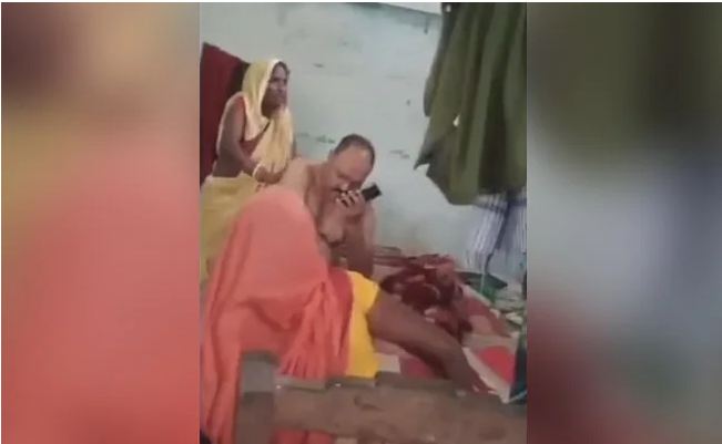 VIDEO देखें: फरियादी महिला से दरोगा ने नंगे बदन होकर करवाई मालिश, SP ने लिया बड़ा एक्शन