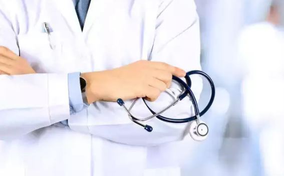 सरकार ने रायपुर-बिलासपुर सहित प्रदेश के 70 से अधिक डॉक्टरों को नौकरी से निकाला, स्वास्थ्य विभाग ने जारी किया आदेश