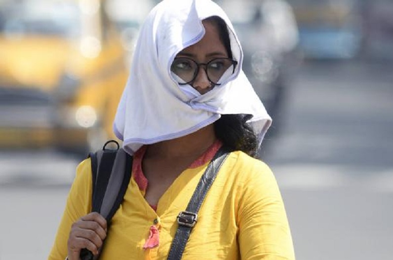 भीषण गर्मी का दौर..  सिर पर कपड़े, टोपी या छाते से साथ घर से निकलें, मौसम विभाग ने जारी किया लू का येलो अलर्ट 