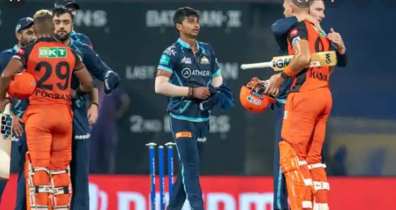 आखिरी गेंद पर राशिद ने दिलाई गुजरात को चमत्कारिक जीत, सनराइजर्स की लगातार पांच मैच की जीत का सिलसिला टूटा