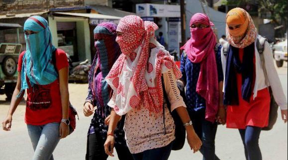 भीषण गर्मी से झुलस रही राजधानी, फिलहाल राहत मिलने की संभावना नहीं