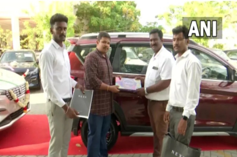 IT company gifts Maruti car