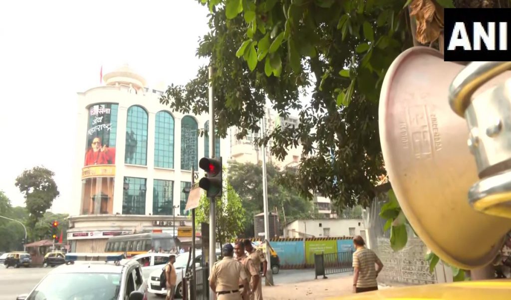 Hanuman Chalisa' on loudspeaker in Mumbai