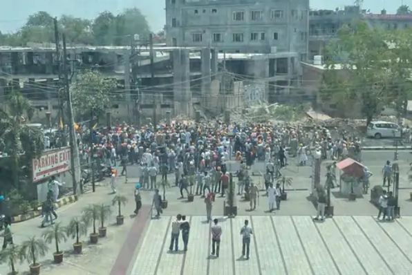 यहां आज शाम 6 बजे तक बंद रहेगा इंटरनेट, फायरिंग..पत्थर और तलवार चलने के बाद सरकार सख्त, IG और SSP हटाए गए