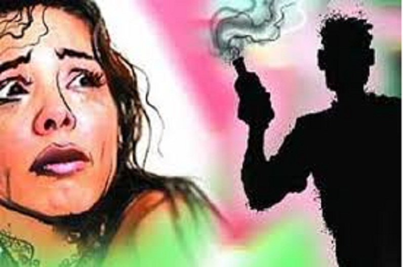 Acid Attack on Lady Accountant
