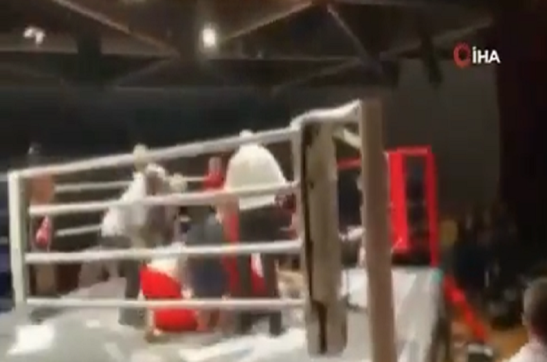 Famous boxer died during live match