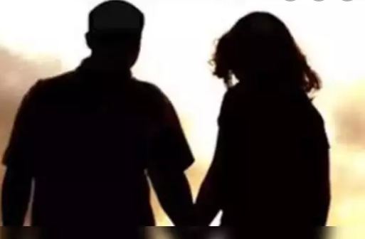 छत्तीसगढ़: नाबालिग छात्रा को अपनी बाइक में स्कूल ले जा रहा था शिक्षक, रास्ते में डोल गई नियत फिर…