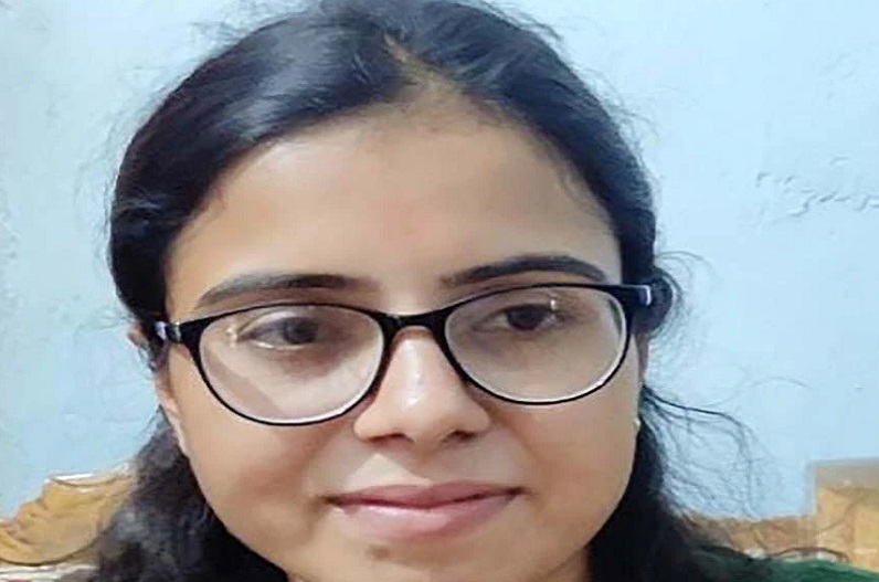बिना कोचिंग के क्रैक किया UPSC, स्मार्टफोन बना वरदान, इस राज्य की बेटी ने बढ़ाया परिवार का मान