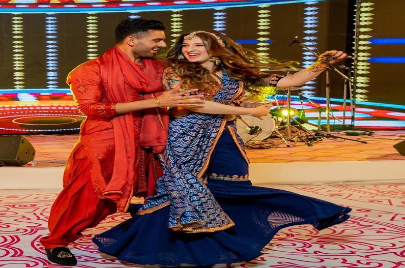 रेड कलर के आउटफिट में कहर ढा रहे है दीपक चाहर, पत्नी जया ने किया इंप्रेस, देखे Newly Married Couple की लेटेस्ट तस्वीरें