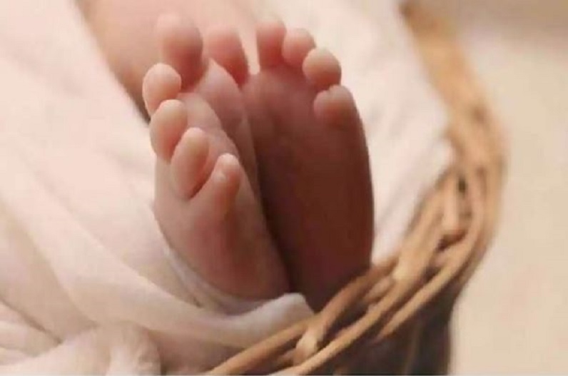 student deliver baby in University Toilet