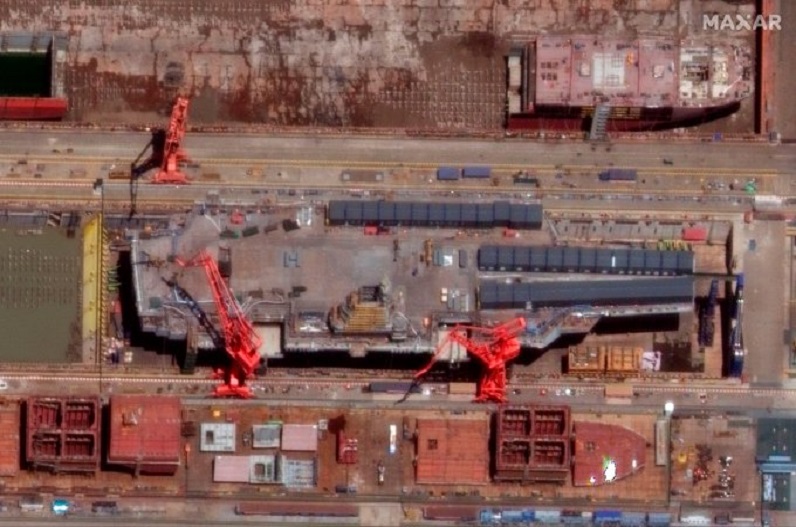 चीन ने बनाया अब तक का सबसे खतरनाक और आधुनिक एयरक्राफ्ट, बहुत जल्द समुद्र में तबाही मचाने की तैयारी? सैटेलाइट में दिख रही इस तरह की तस्वीरें