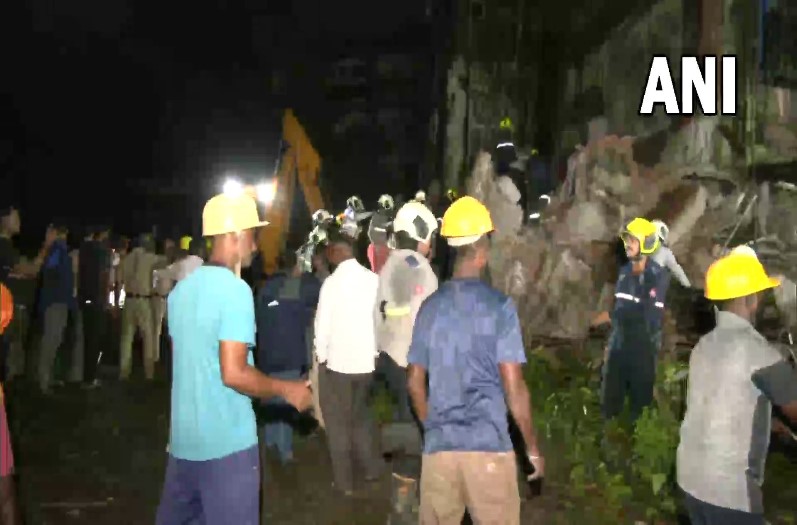 building collapses in Mumbai Kurla