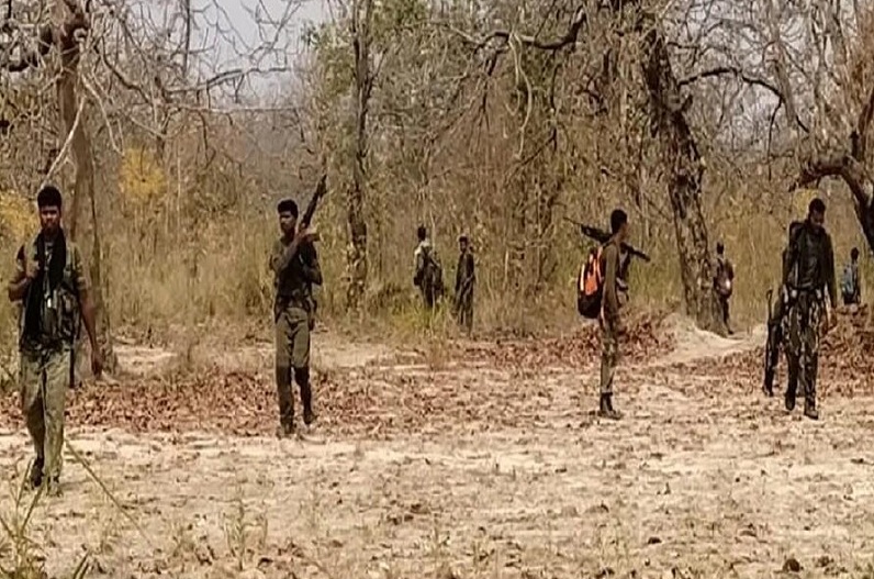 CRPF के काफिले पर बड़ा नक्सली हमला, 3 जवान शहीद, कई जवान हुए घायल…
