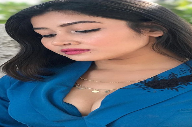 हॉटनेस के मामले में उर्फी जावेद को भी मात देती है ये लड़की, Photos और Video देख खुद को रोक नहीं पाओगे…