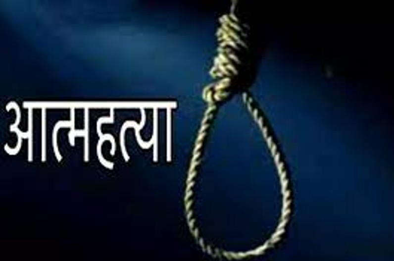 बच्चे के जन्म के बाद मां ने ये क्या कर दिया, कमरे में फंदे से लटकी मिली परिवार के दो लोगों की लाश
