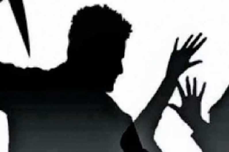 जिसने ​दिया था जीवन भर सुरक्षा का वादा, उसने ही उतार दिया मौत के घाट