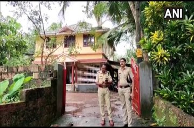 Bomb thrown at RSS office