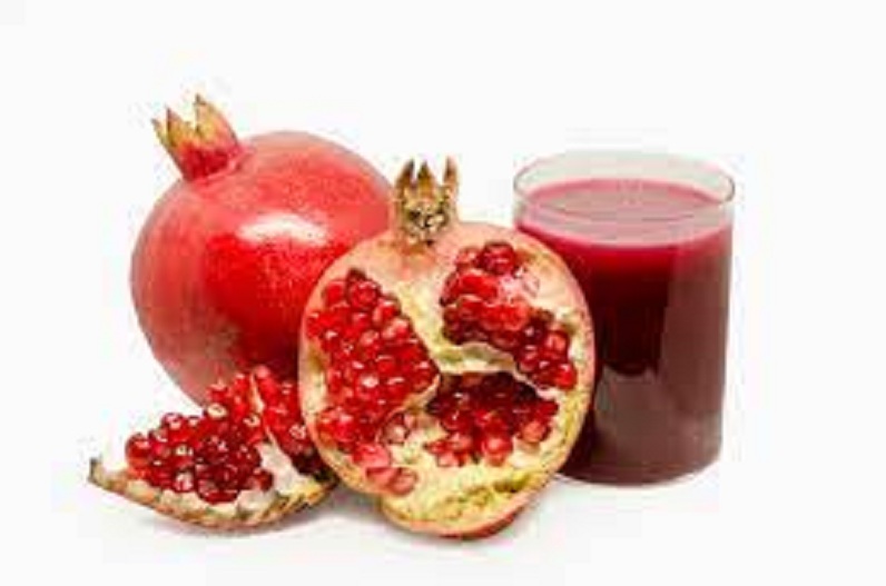 By trying pomegranate facial on the skin in winter, you can make the skin naturally glowing and shiny.