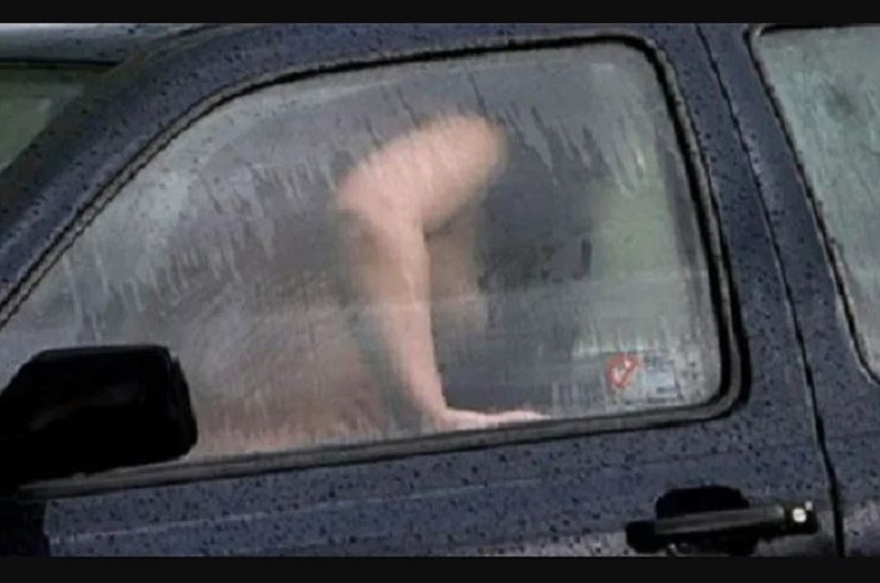 चलती कार में 19 वर्षीय मॉडल के साथ ऐसा काम कर रहा था शख्स, दोस्त के डीजे पार्टी में होने आई थी शामिल