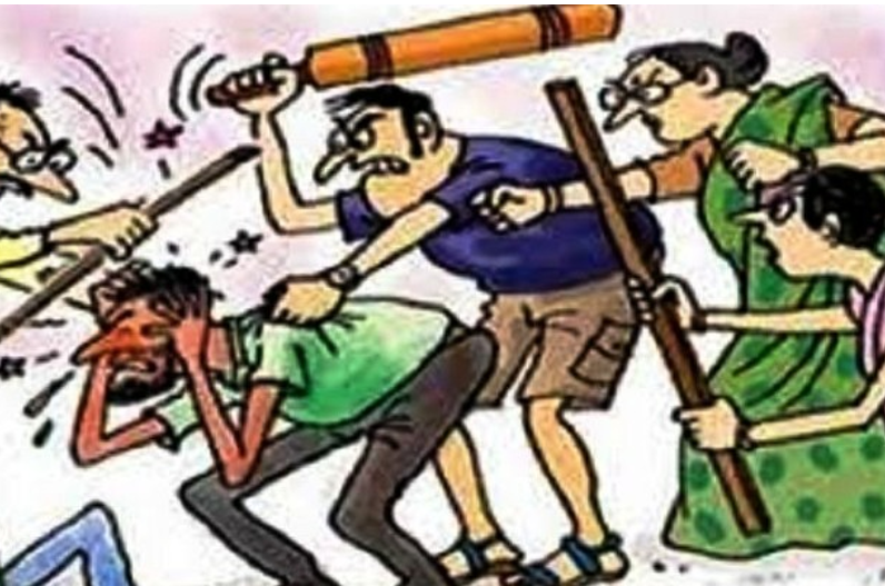 इस बात को लेकर हुआ विवाद, दबंगों ने युवक को पीट-पीट कर किया किया अधमरा