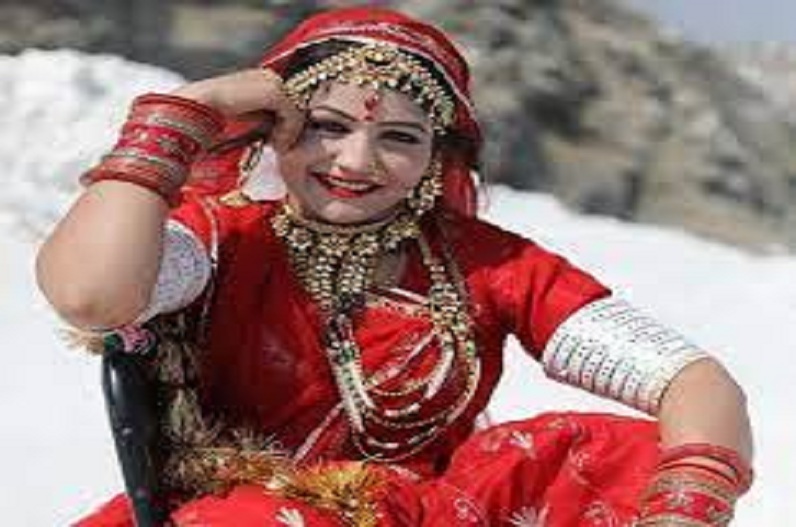लहंगा पहन इस डांसर ने किया जबरदस्त डांस, वीडियो देखकर फैंस के उड़ जाएंगे होश