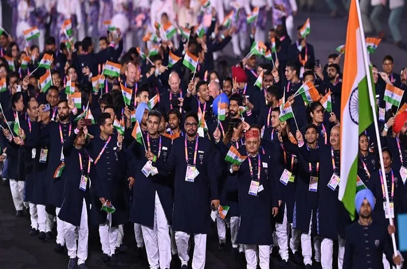 CWG 2022 Opening Ceremony: कॉमनवेल्थ गेम्स का शानदार रंगारंग आगाज, इन दो दिग्गज खिलाड़ियों ने की इंडिया टीम की अगवानी