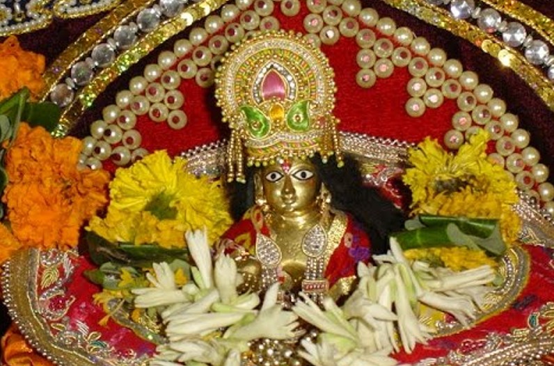 अचानक गायब हो गए भगवान, भक्त ने अखबार में इश्तहार देकर लगाई ढूढ़ने की गुहार, किया इनाम का भी ऐलान