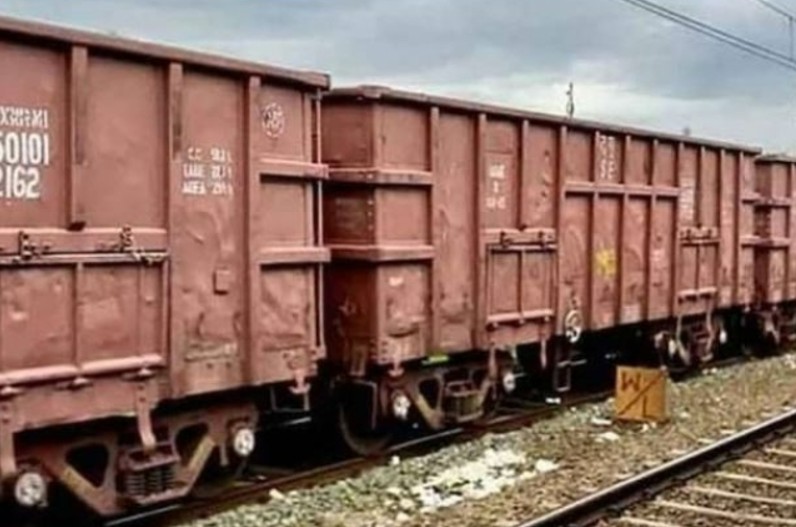 मालगाड़ी के इंजन में लटका मिला महिला का सिर, धड़ का पता नहीं, रेल्वे जंक्शन पर मचा हड़कंप